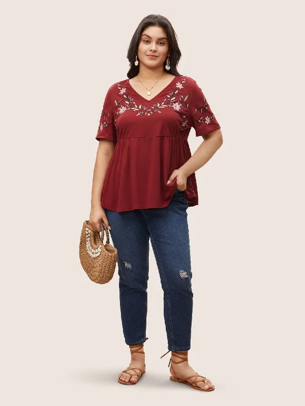 floral-embroidered-v-neck-gathered-t-shirt