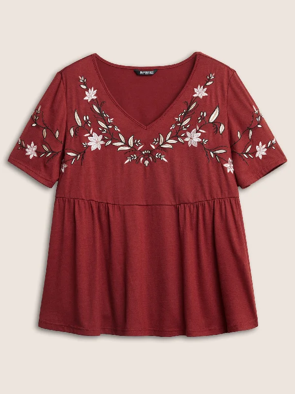 floral-embroidered-v-neck-gathered-t-shirt