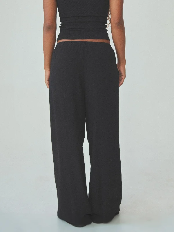 linen-flowy-pants